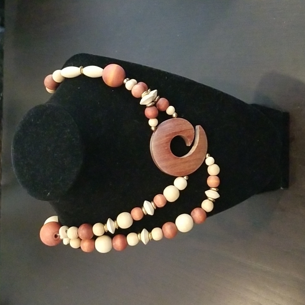 Oversized wooden necklaces NWT